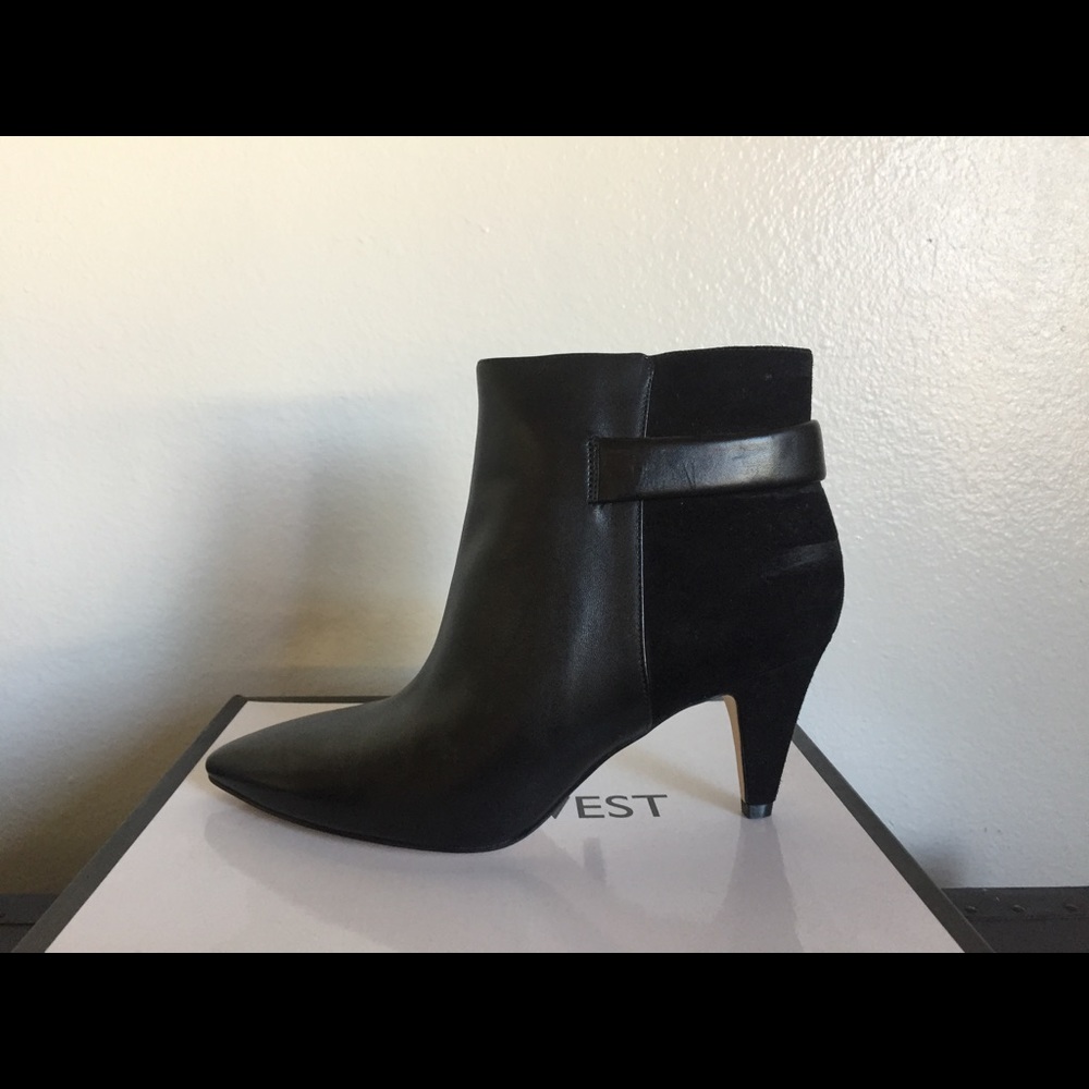Nine West Ankle Bootie Size 9.5
