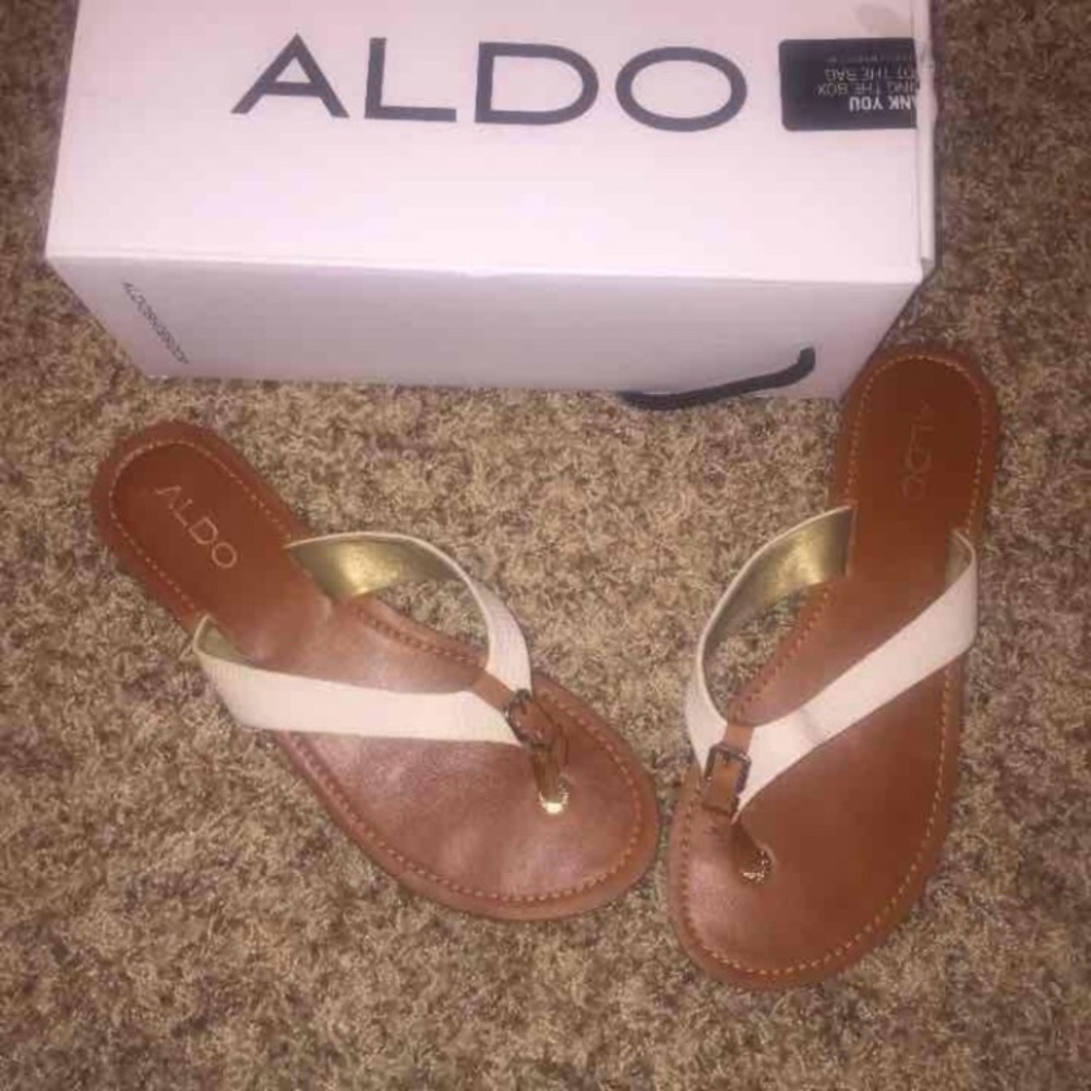 ALDO flip flops