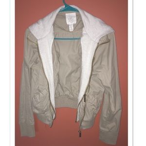 Khaki colored jacket with hoodie 🌪