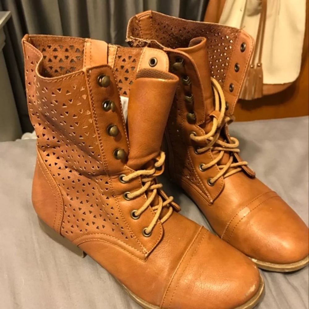 Aeropostale combat boots size 10