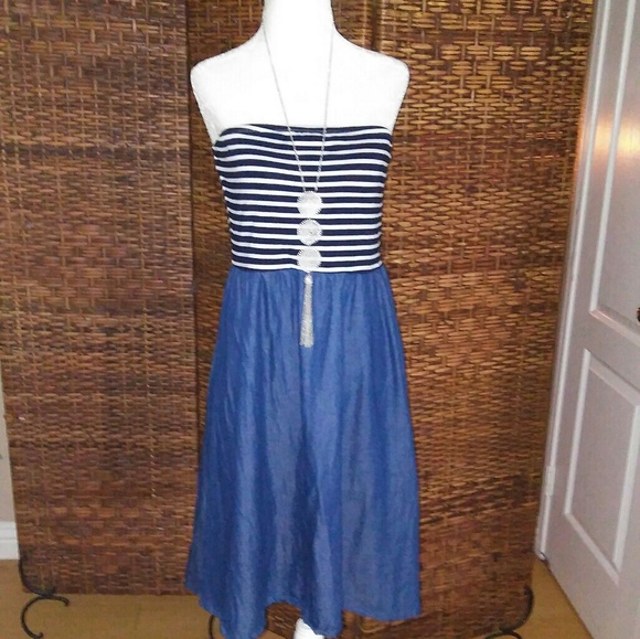 Leshop Dresses & Skirts - 🔥GORGEOUS STRAPLESS DENIM DRESS