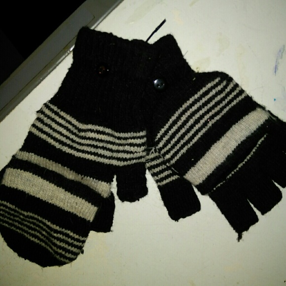 GLOVES - Picture 2 of 2