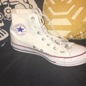 WHITE HIGHTOP CONVERSE