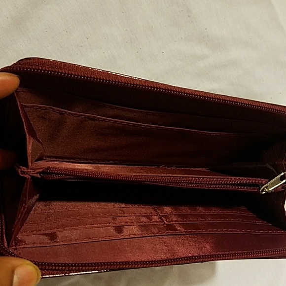 Kenneth Cole Wallet - Picture 3 of 4