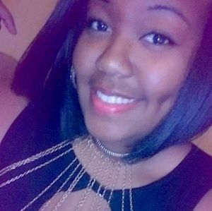 Meet your Posher, Lashannon