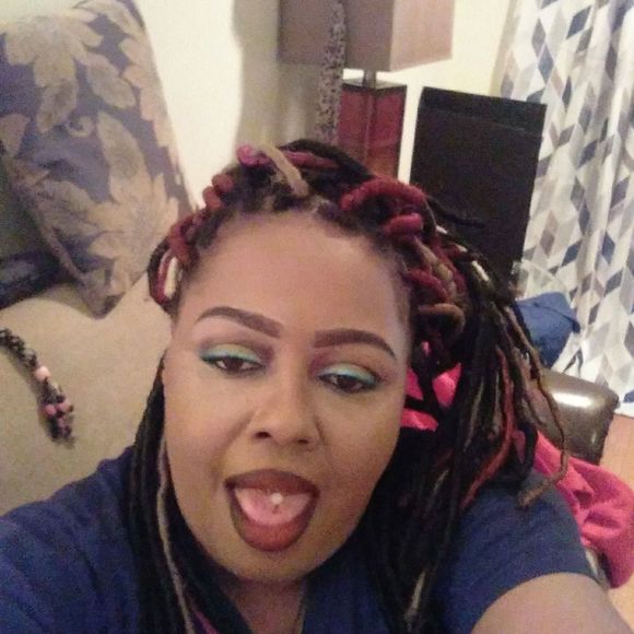 Meet your Posher, Ernestine - Picture 1 of 1