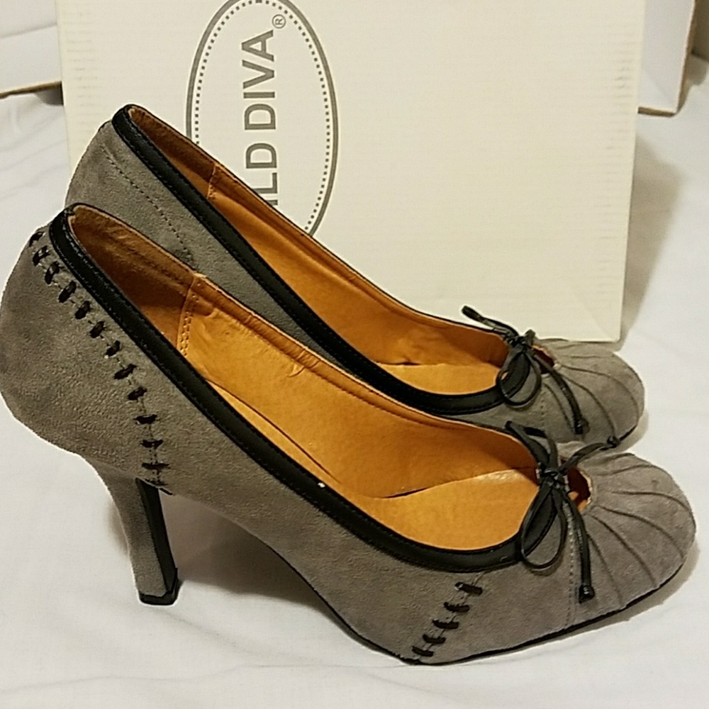 Wild Diva Grey Black Stitch Detail & Bows