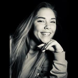 Meet your Posher, Michaela