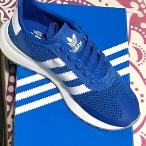 Blue and White Adidas Flashback
