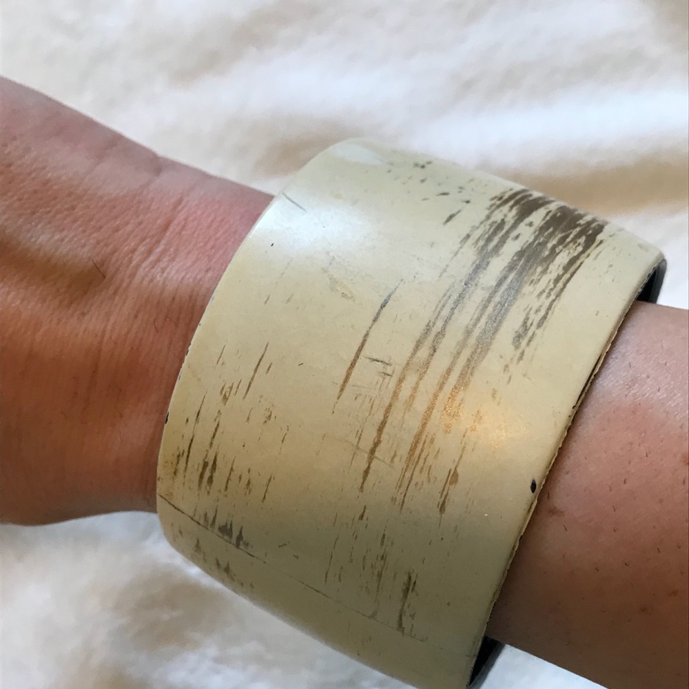 Statement Natural Golden Cuff