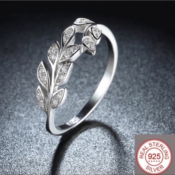 Trendy Olive Branch Ring - Picture 1 of 4