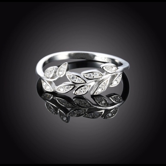 Trendy Olive Branch Ring - Picture 4 of 4