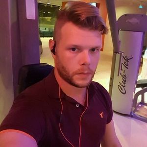 Meet your Posher, Dustin