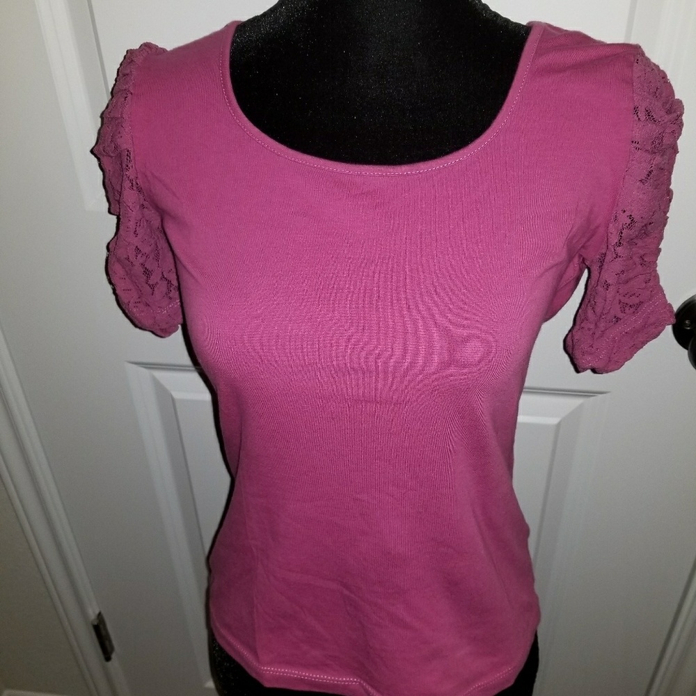 Very cute ruffle top