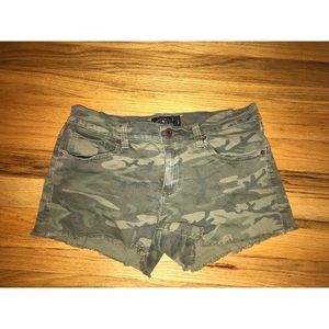 Lucky Camo Shorts