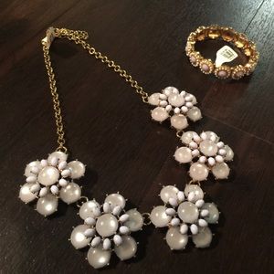 Necklace and bracelet set