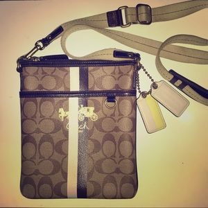 Coach Cross-body Heritage Purse Handbag Swingpack