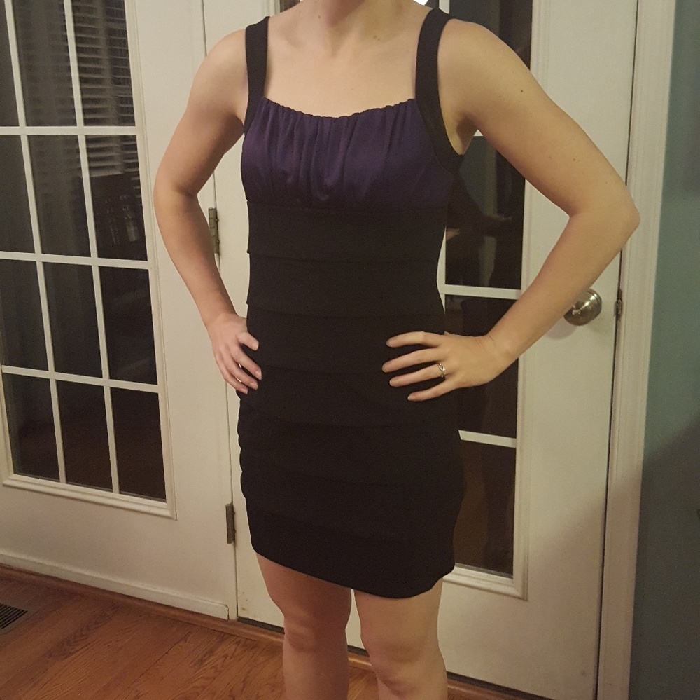 CUTE PARTY DRESS! - Picture 2 of 4