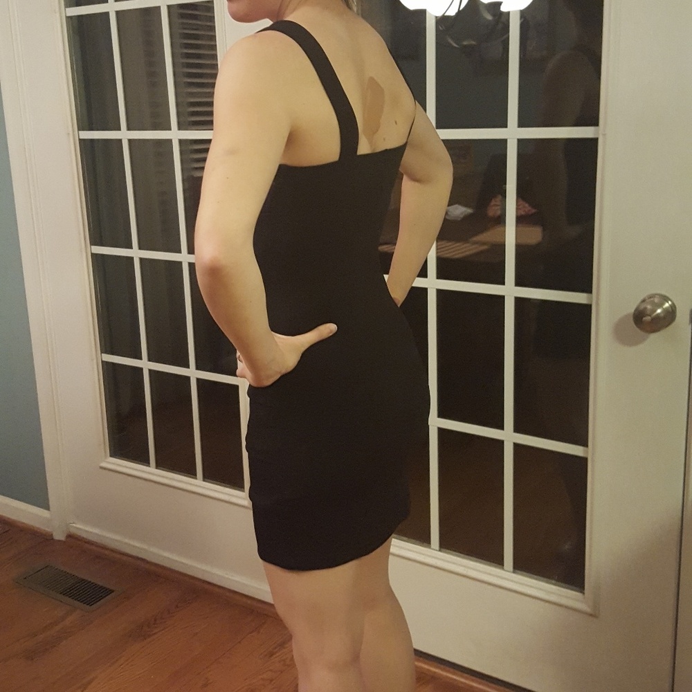 CUTE PARTY DRESS! - Picture 3 of 4