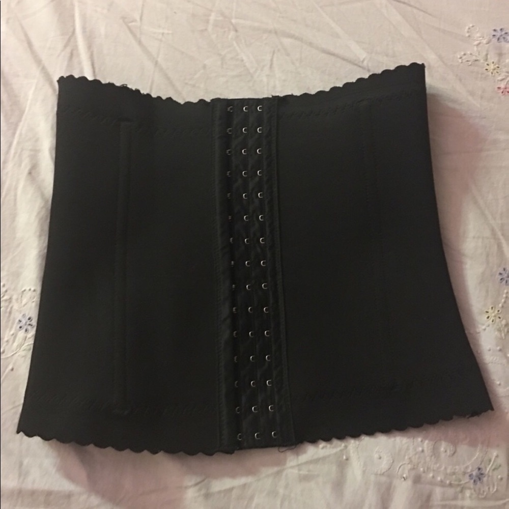 Waist trainer