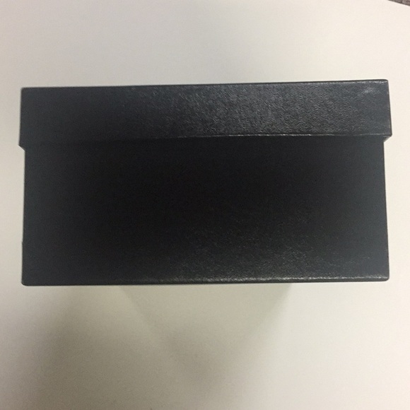 Chanel Shoe Box - Picture 4 of 5