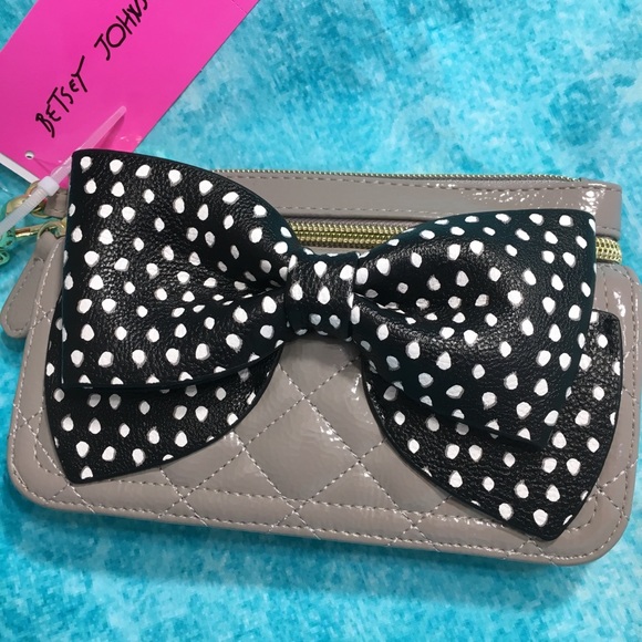 Betsey Johnson Handbags - Betsey Johnson  Bow Wristlet Wallet