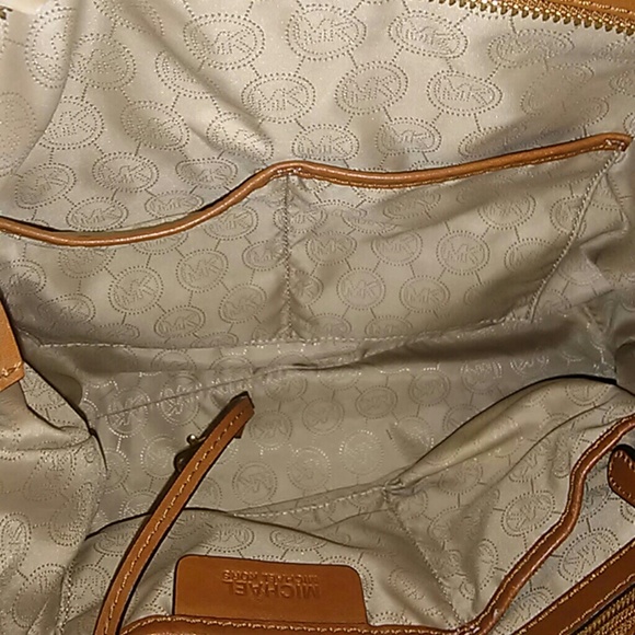 Authentic Michael Kors Purse - Picture 3 of 3