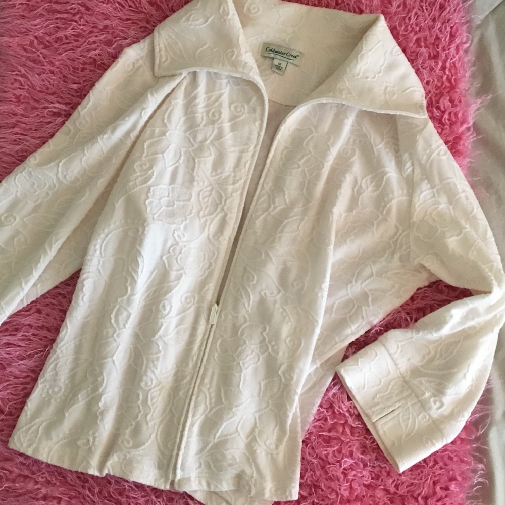 White Quarter Sleeve Jacket 🌹