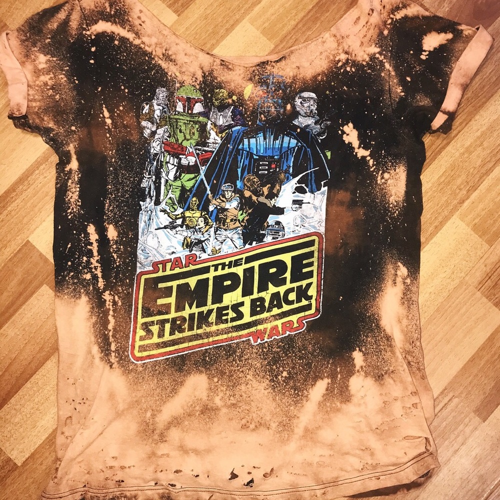 Off shoulder distressed Star Wars T-shirt