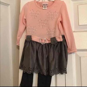 Brand New 2 piece Set Size 3T