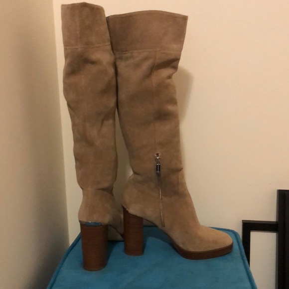 Excellent condition only worn  for navy graduation - Picture 3 of 4