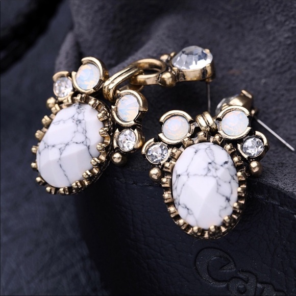 Faux marble Earrings - Picture 2 of 6