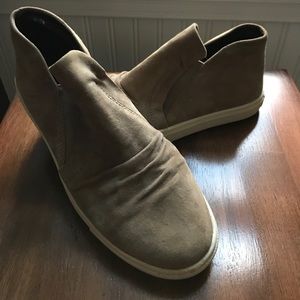 STEVE MADDEN slip ons