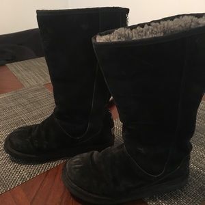 Black zipper ugg boots