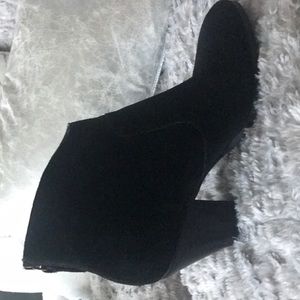 Black  suede bootie size 9/12 brand new heel