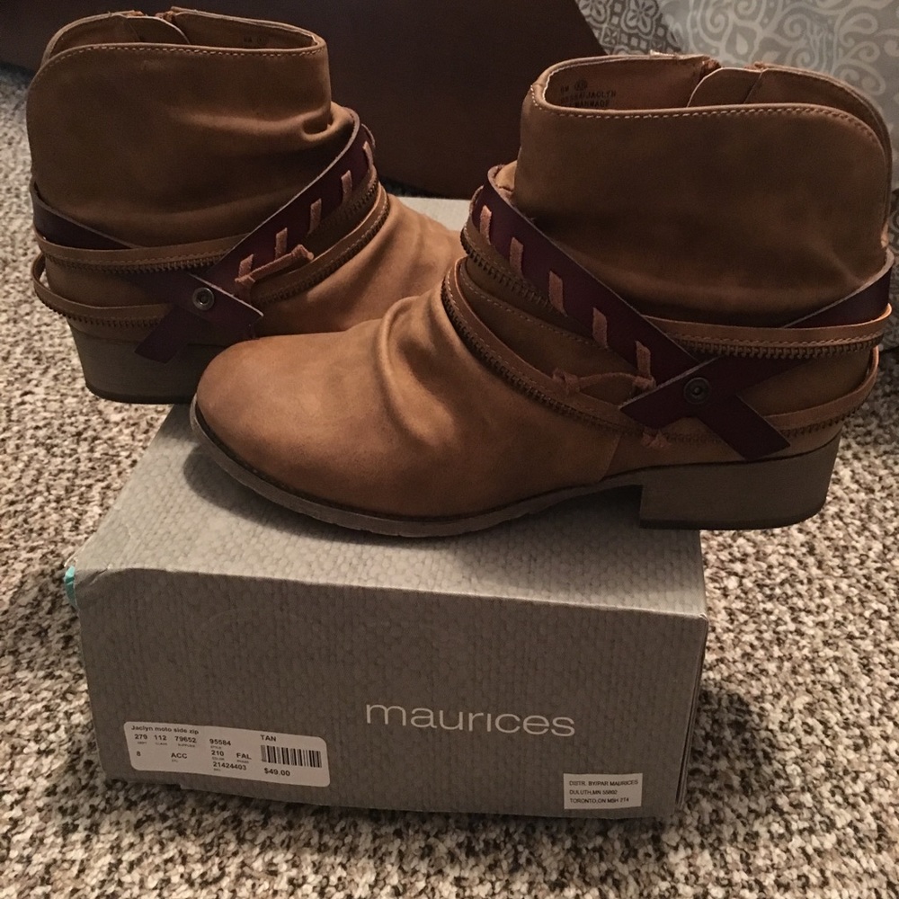Super cute booties!
