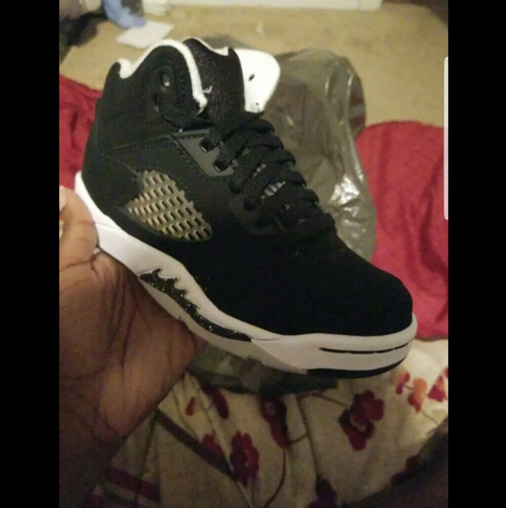 *SOLD*BNIB RETRO 5 kids size 12c