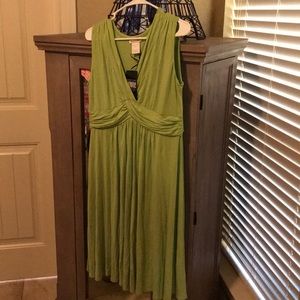 Monroe and Main Green sleeveless dress