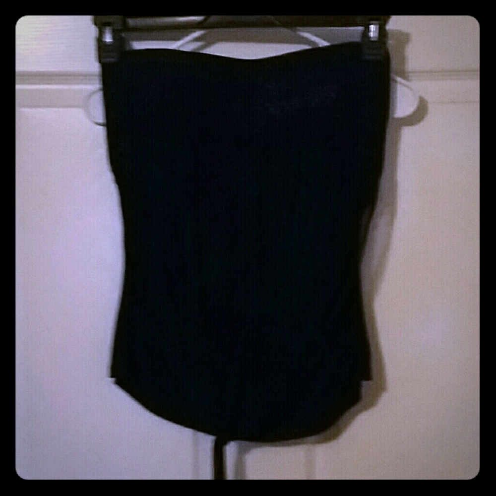 Strapless black shirt