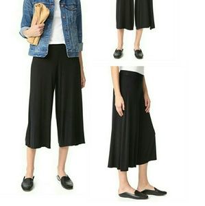 Velvet by graham and spencer knit cropped pants.