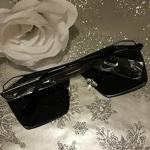 Sunglasses - Picture 2 of 3