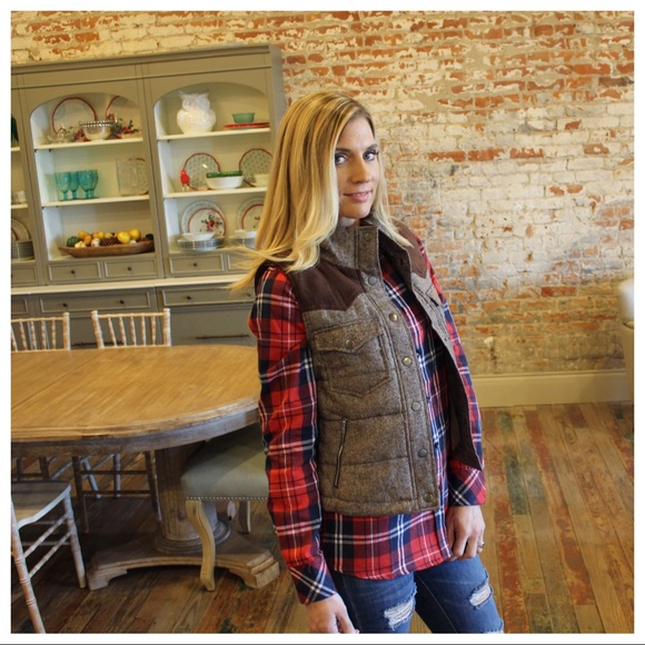 ✨LAST ONE ✨Red plaid flannel with elbow patches - Picture 5 of 5