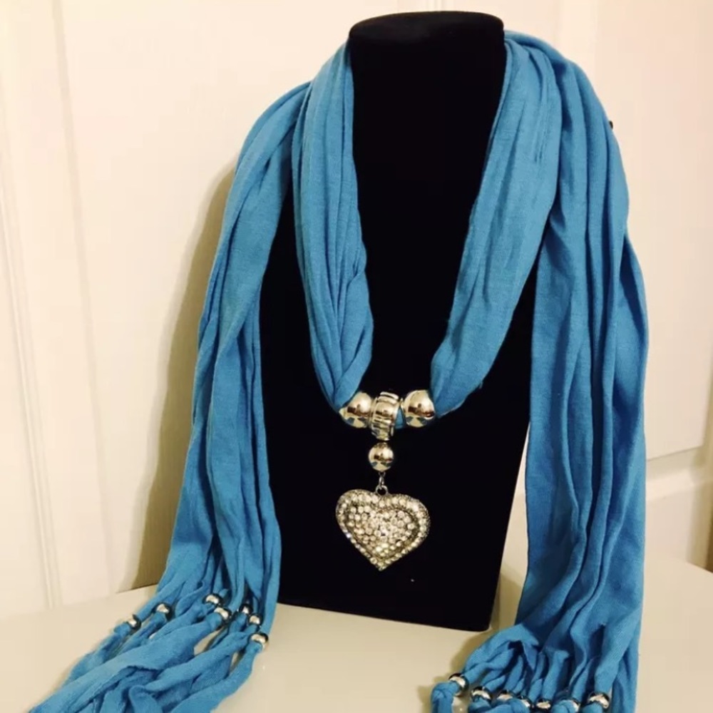 Brand New: jewelry heart pendant necklace scarf