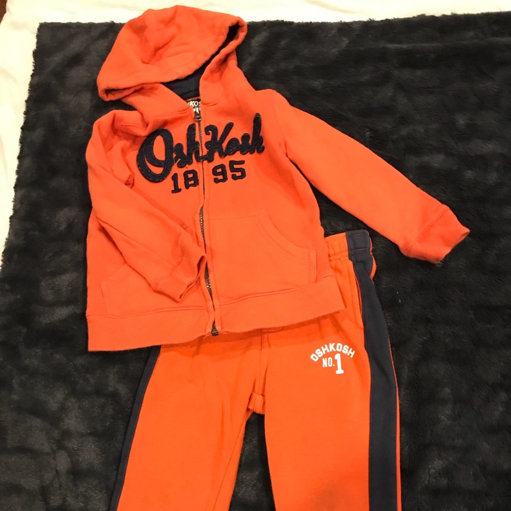 2T Oshkosh orange sweatsuit