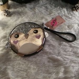 NEW Adorable Penguin Wristlet