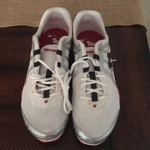 Never worn track shoes - Picture 1 of 4