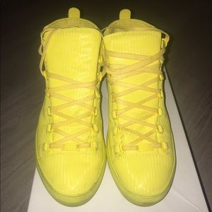 AUTHENTIC MENS BALENCIAGA ARENAS! (NEON YELL) EU43