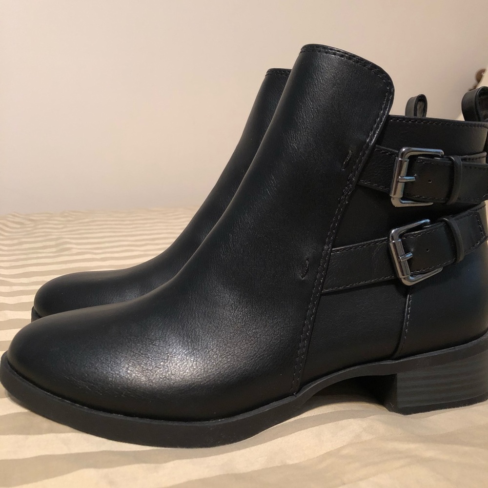 Old navy black moto boots size 7 NWOT