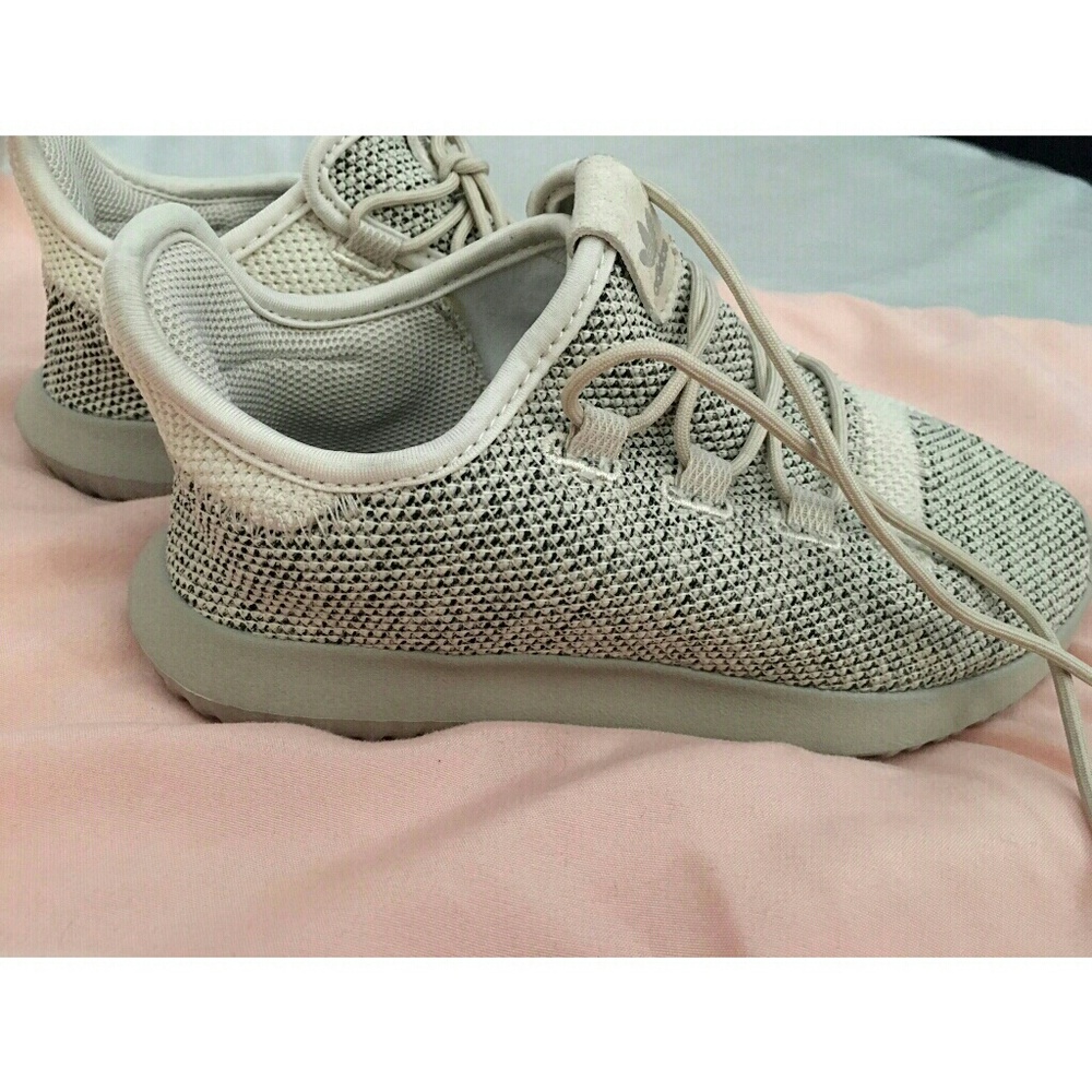 AdidasTubular shadow