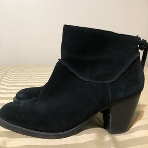 Steve Madden black ankle booties size 7